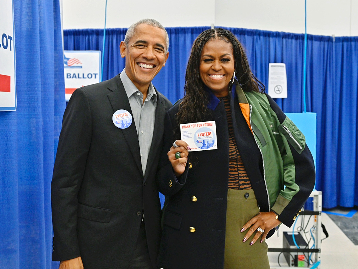 The Sweetest Photos of Barack and Michelle Obama Check Here10