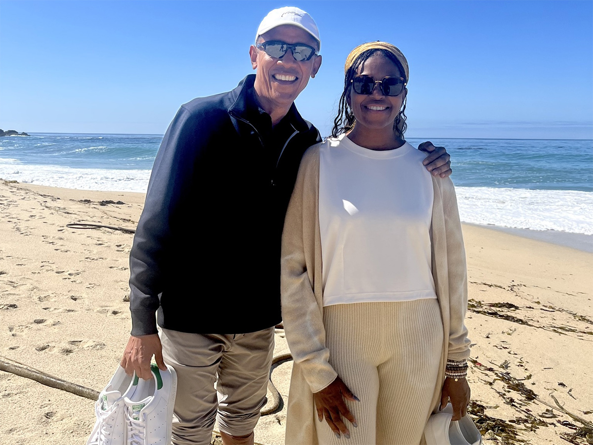 The Sweetest Photos of Barack and Michelle Obama Check Here12