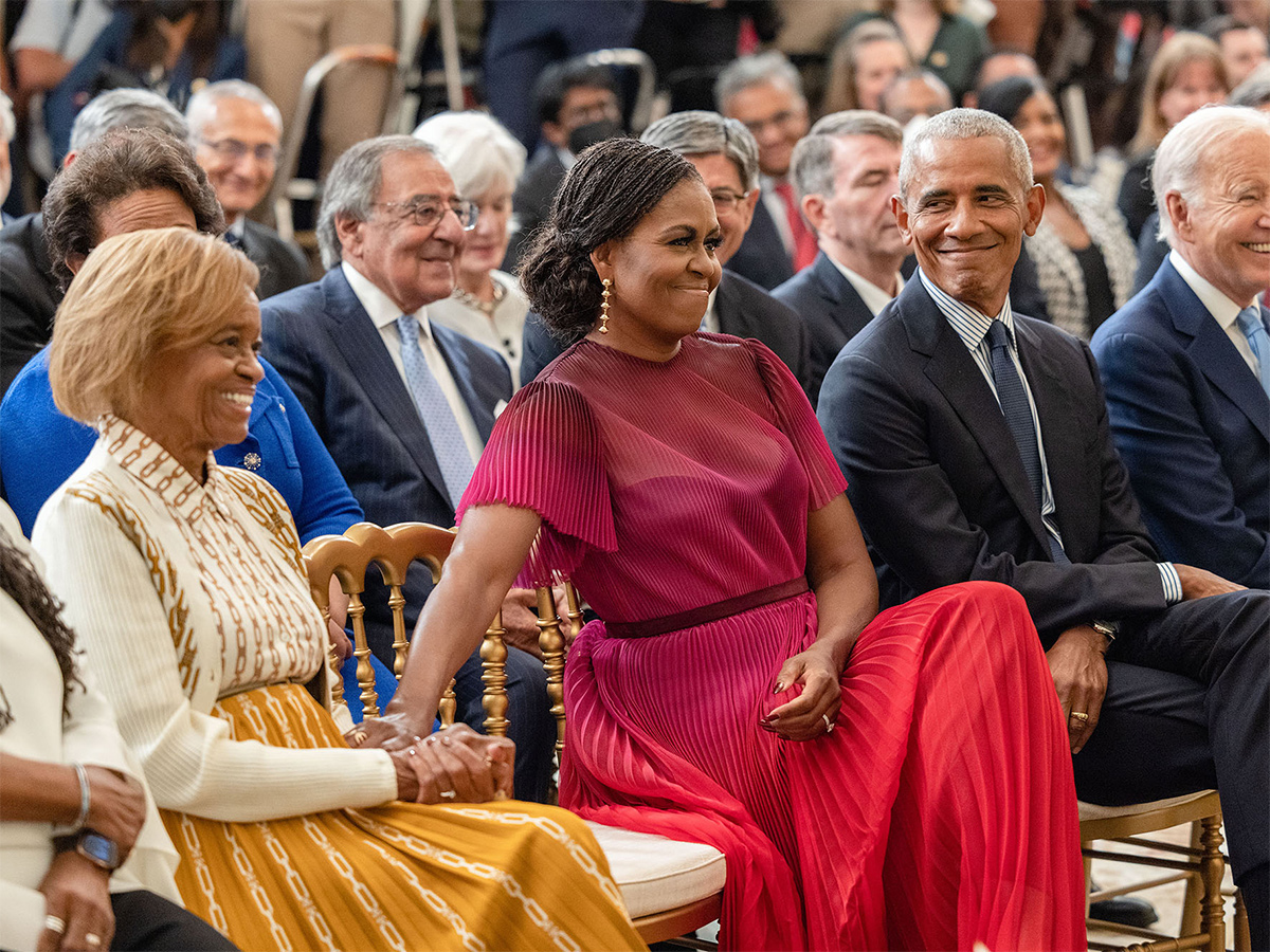 The Sweetest Photos of Barack and Michelle Obama Check Here13