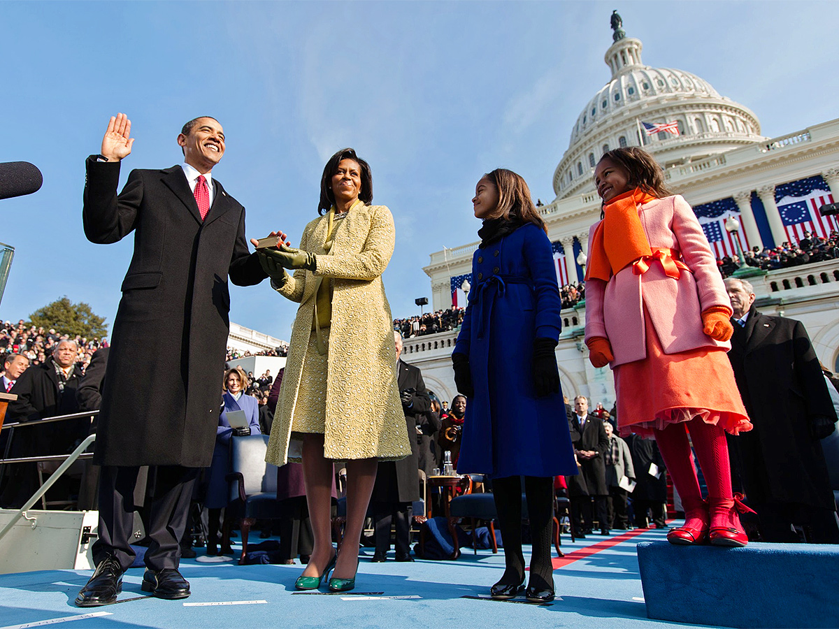 The Sweetest Photos of Barack and Michelle Obama Check Here22