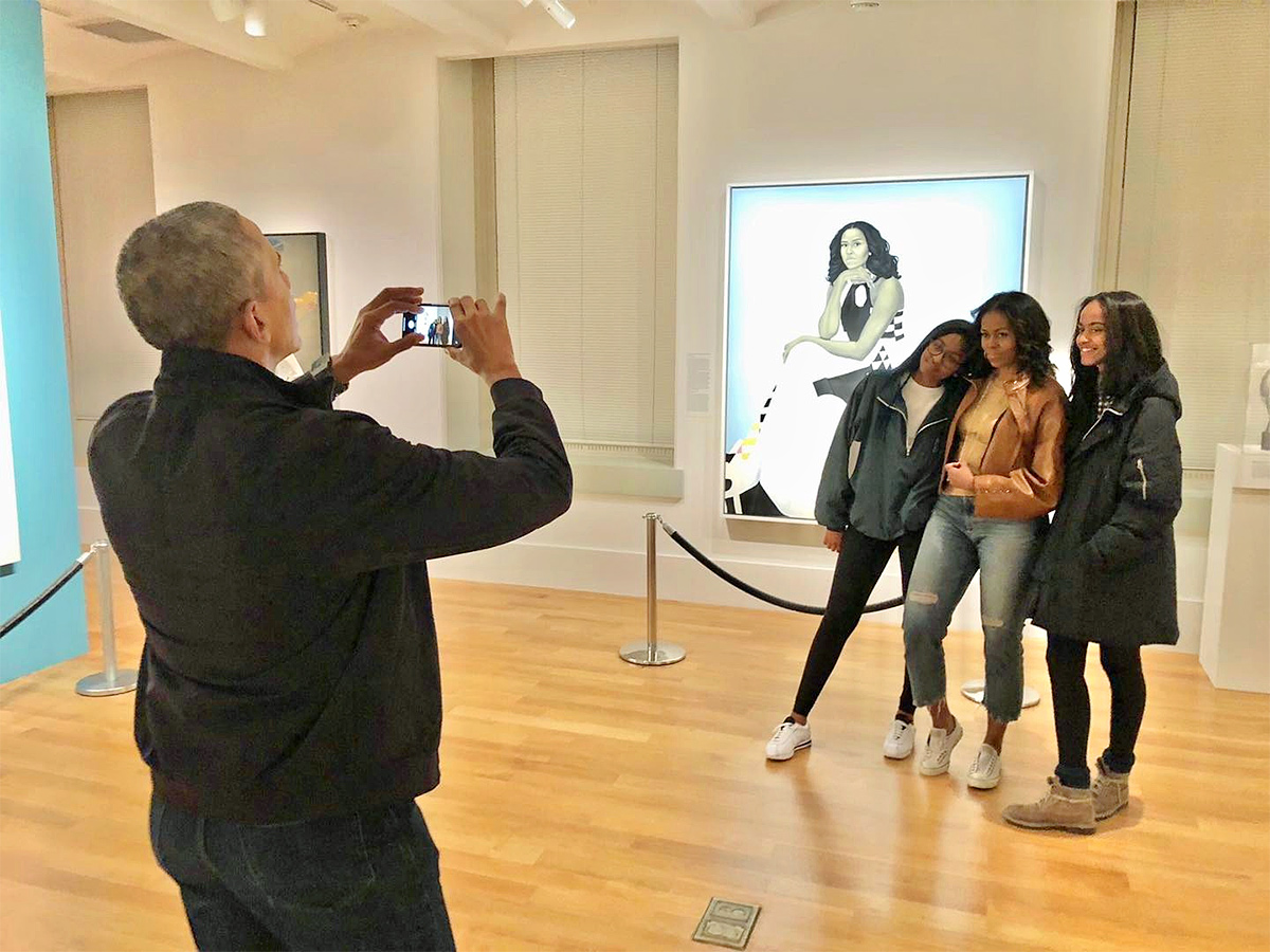 The Sweetest Photos of Barack and Michelle Obama Check Here31