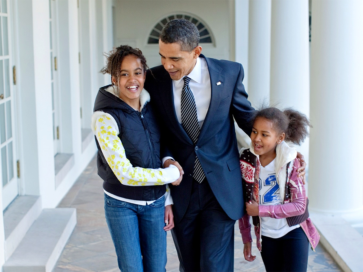 The Sweetest Photos of Barack and Michelle Obama Check Here6