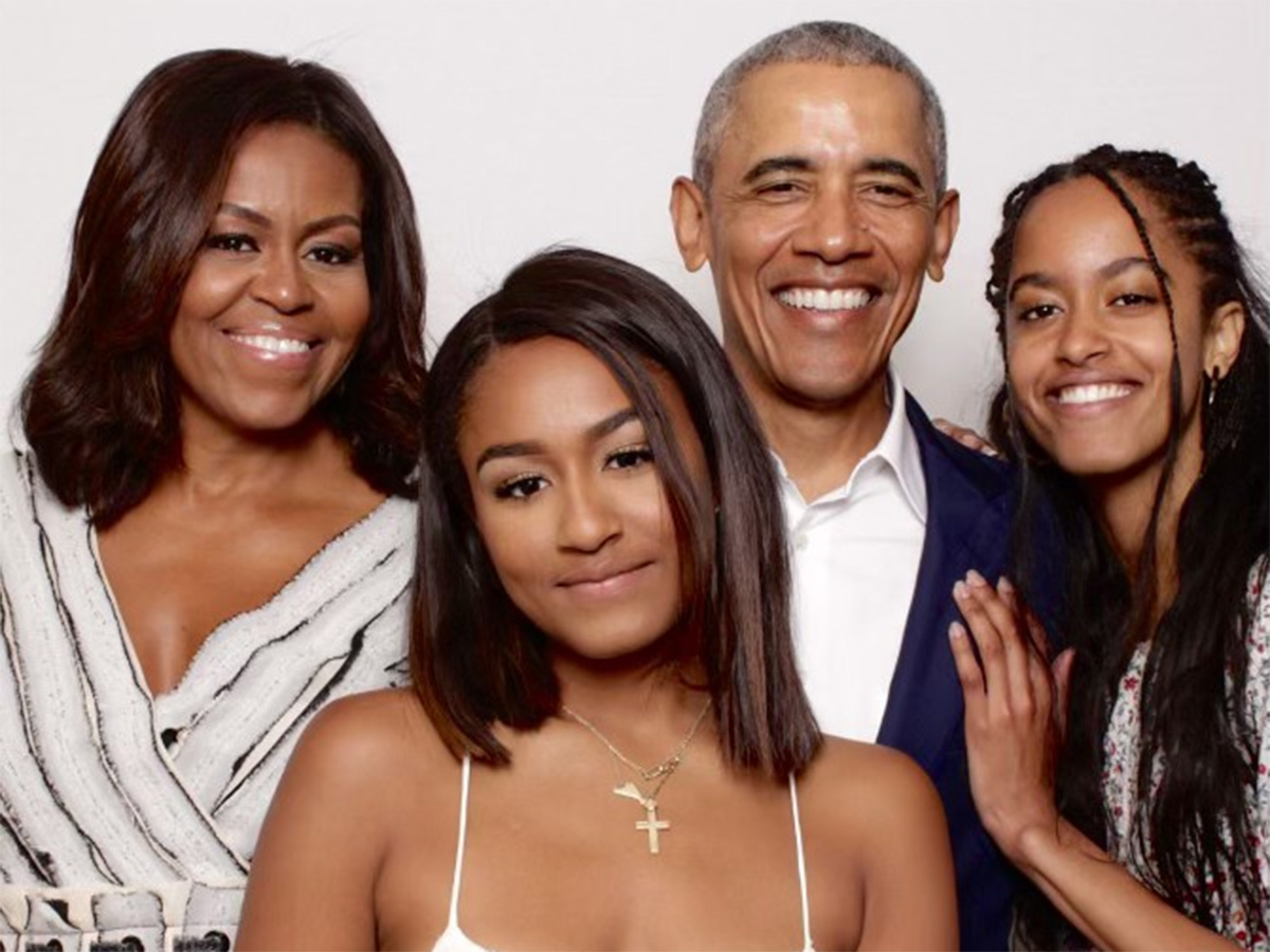 The Sweetest Photos of Barack and Michelle Obama Check Here9