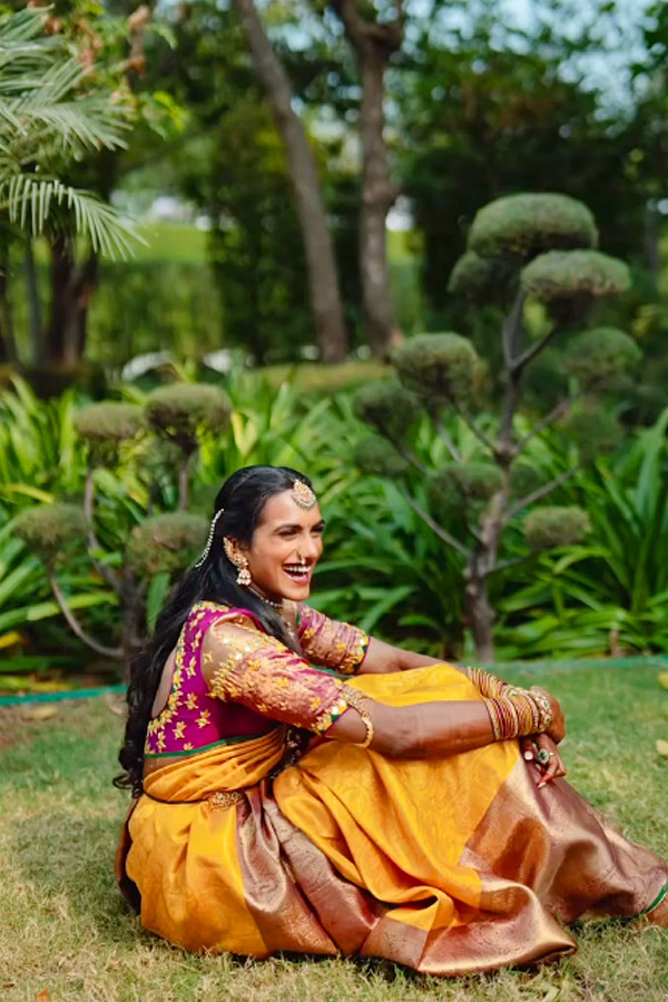 Badminton star PV Sindhu Shares Traditional Look In Saree And Vacation Trip Photos2