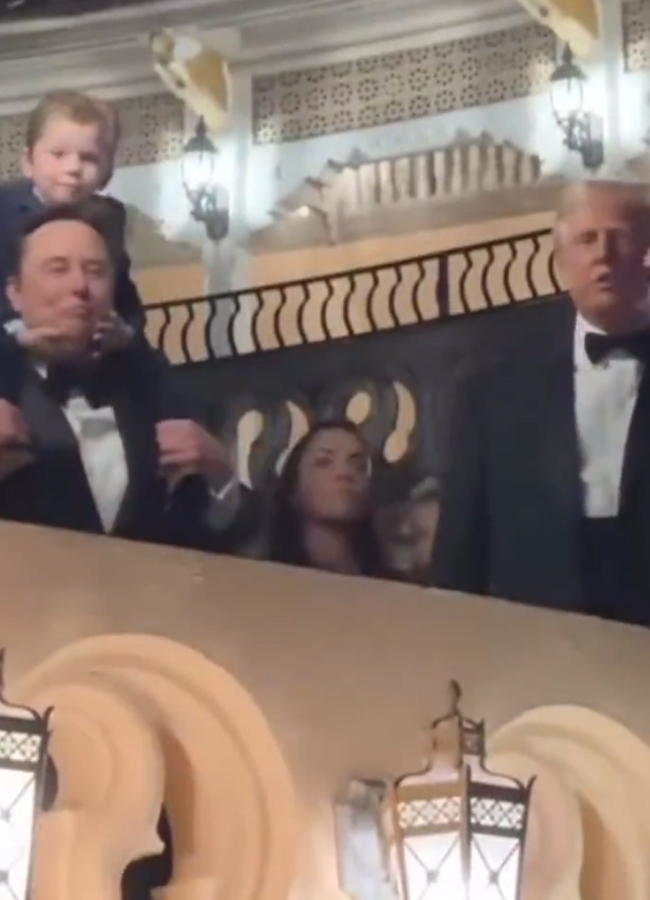 Elan Musk dances with Trump at New Year celebrations 6