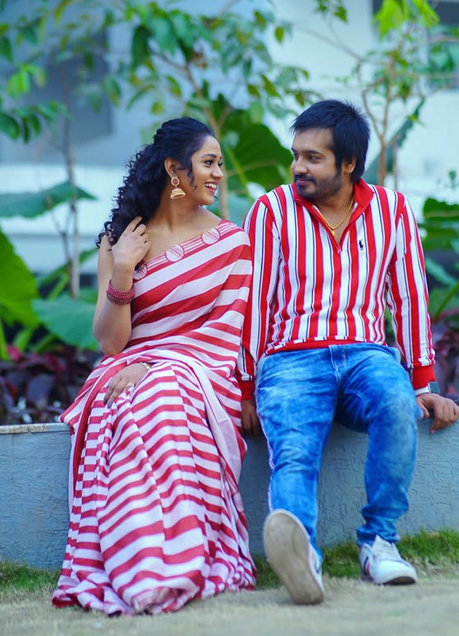 Bigg Boss beauty Keerthi Bhatt with boyfriend in twinning dress4