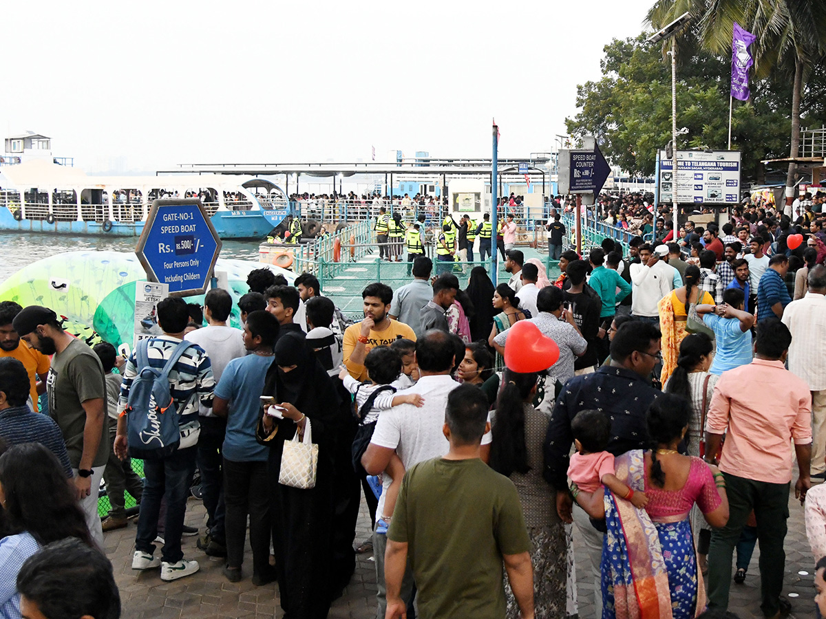 New Year Hussain Sagar is Bustling Photos11