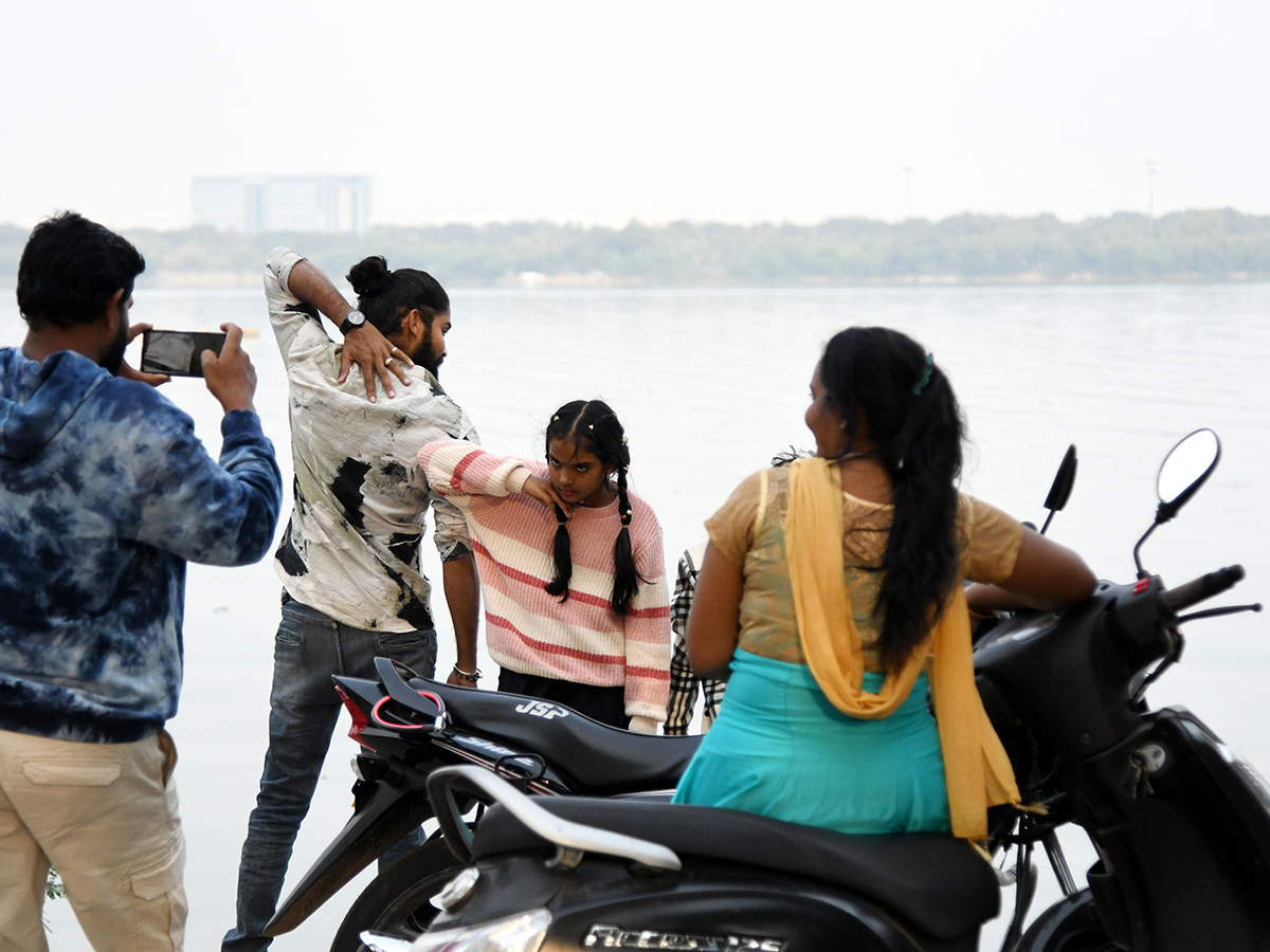 New Year Hussain Sagar is Bustling Photos15