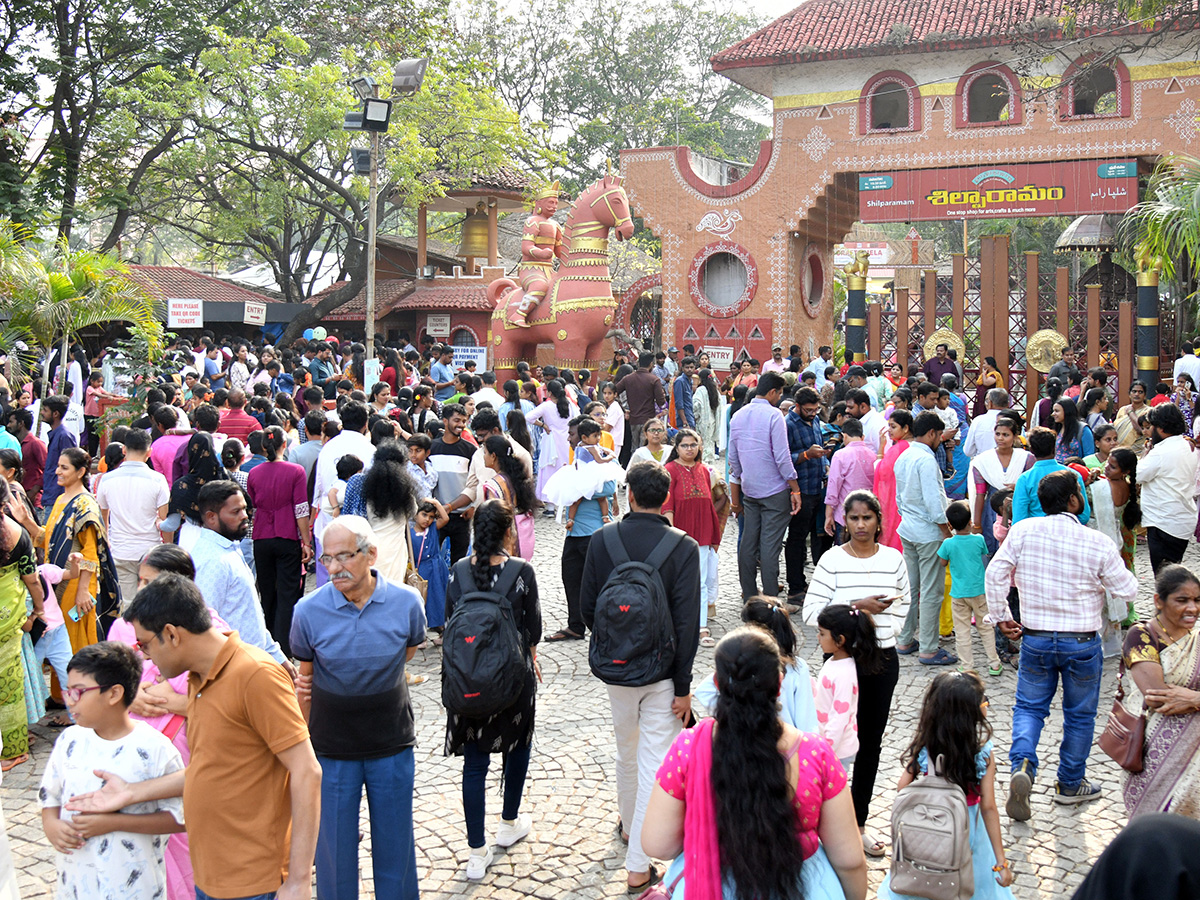 New Year Hussain Sagar is Bustling Photos16