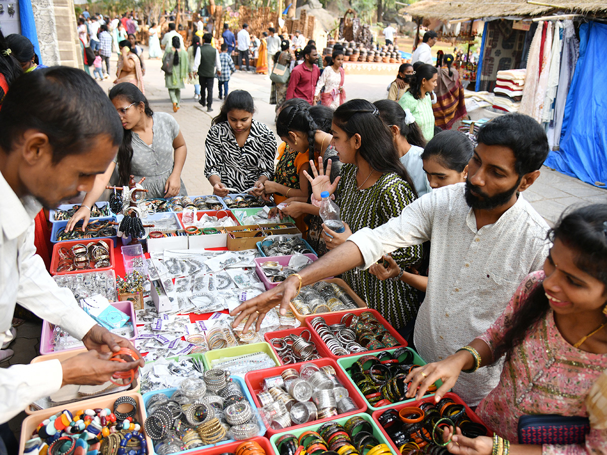 New Year Hussain Sagar is Bustling Photos19