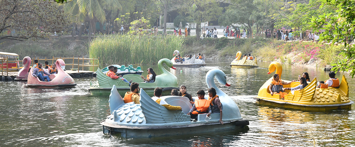 New Year Hussain Sagar is Bustling Photos21