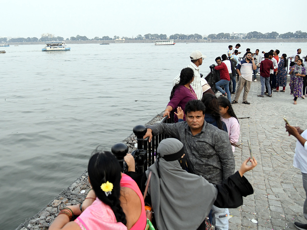 New Year Hussain Sagar is Bustling Photos4