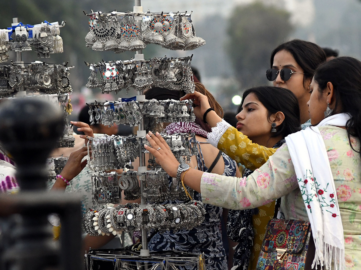 New Year Hussain Sagar is Bustling Photos5