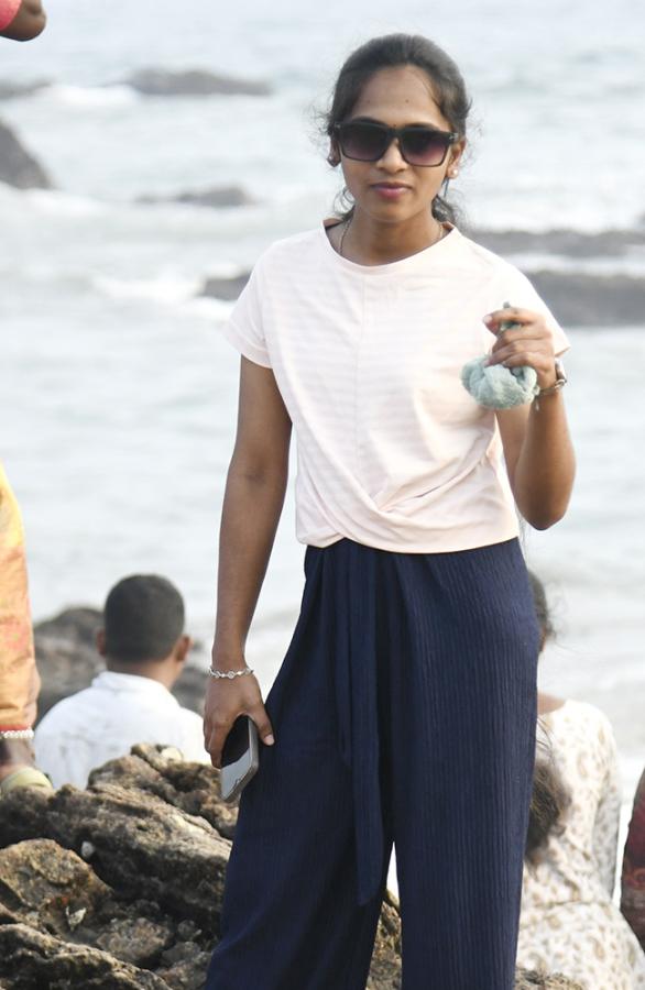 New year 2025 Celebrations at Visakhapatnam Beach13