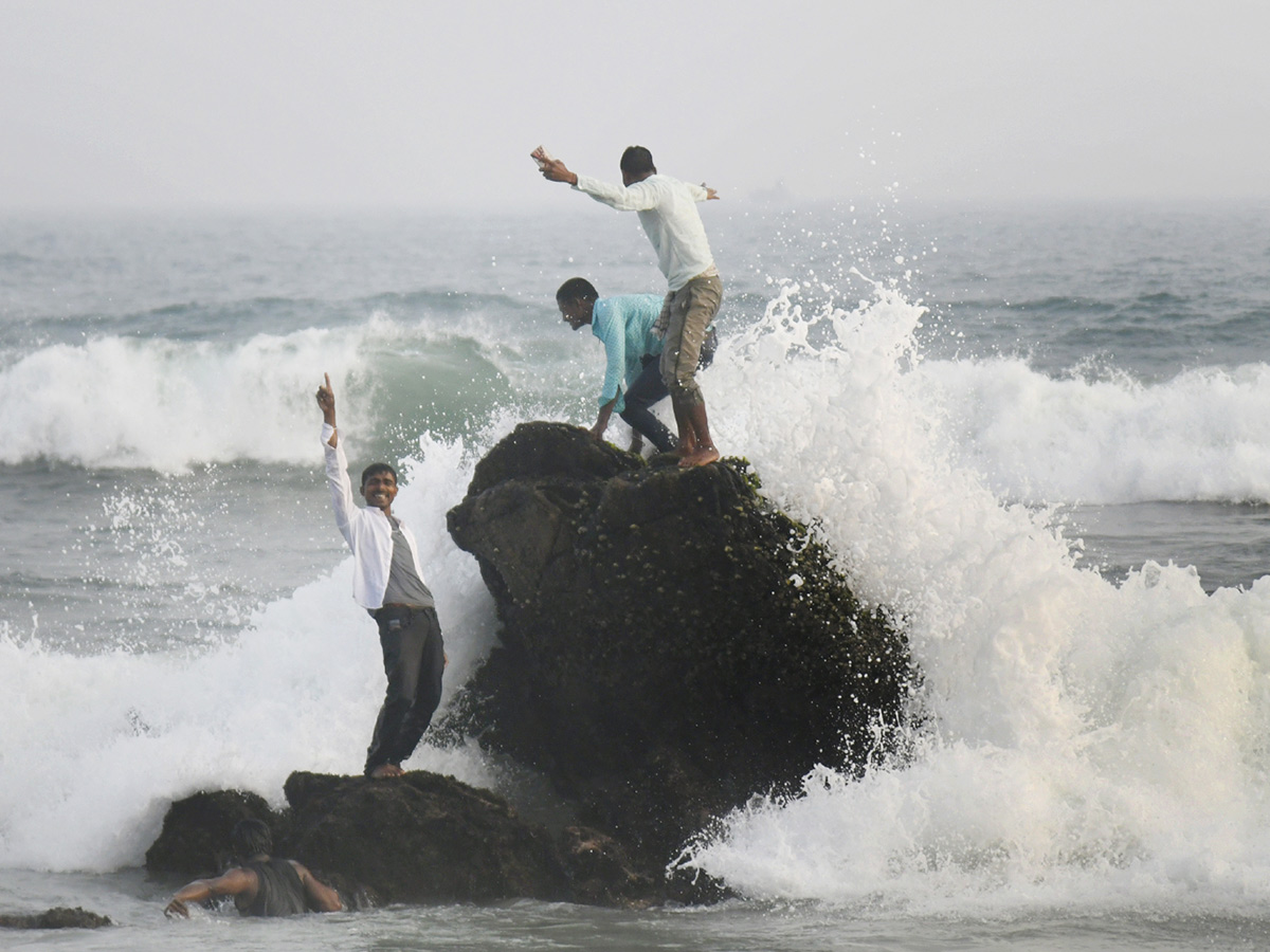 New year 2025 Celebrations at Visakhapatnam Beach3