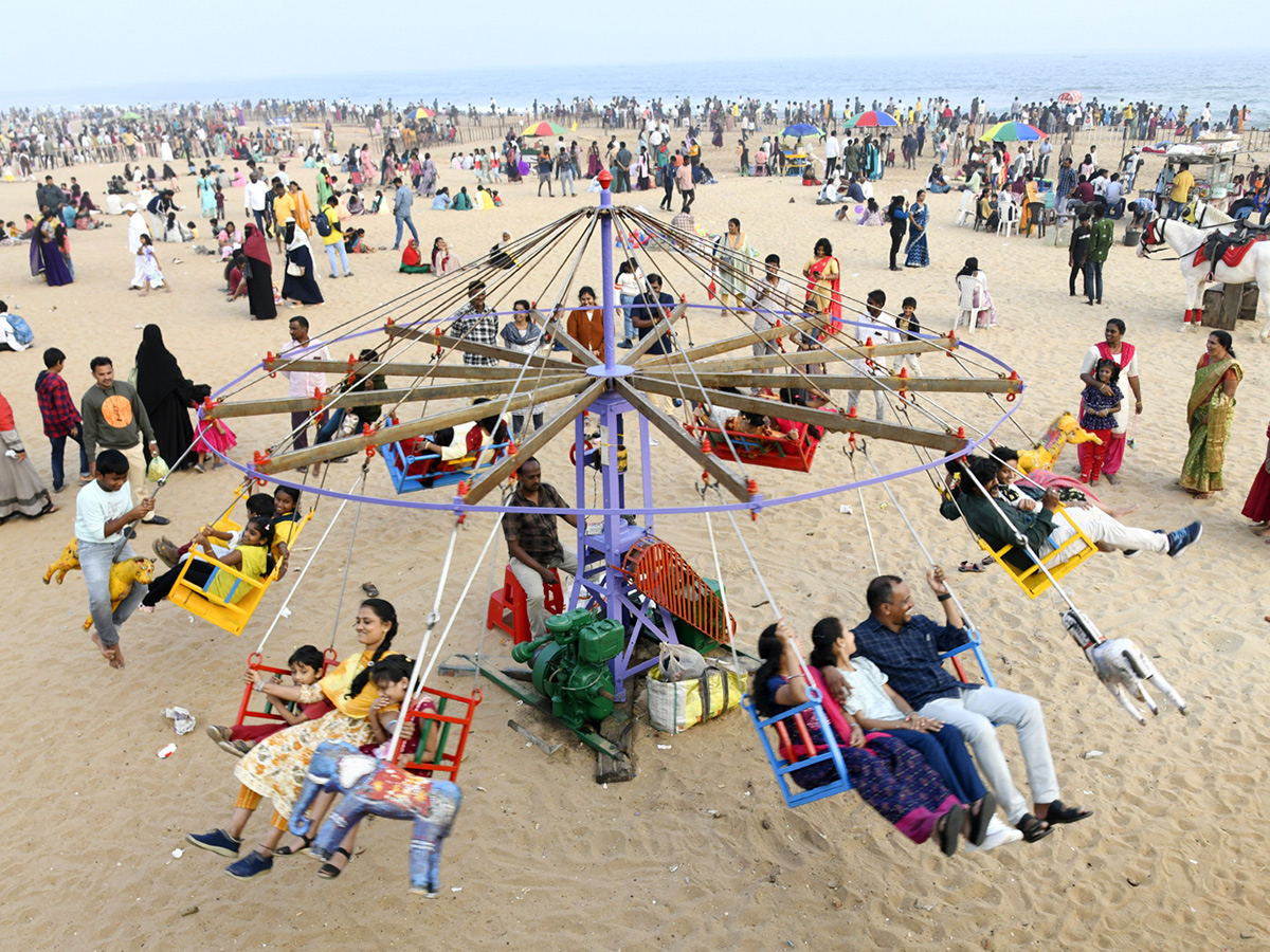 New year 2025 Celebrations at Visakhapatnam Beach5