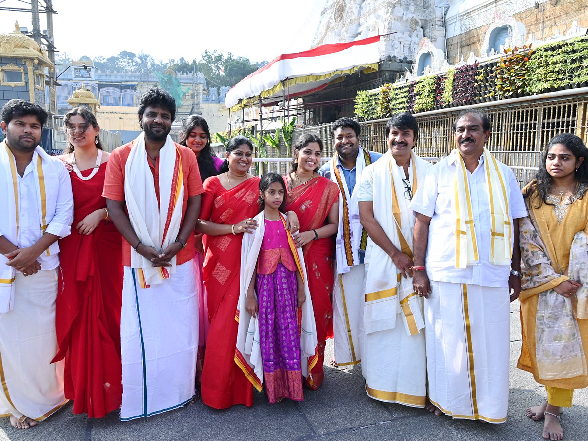 Tollywood Top Comedians Visited Tirumala: Photos2