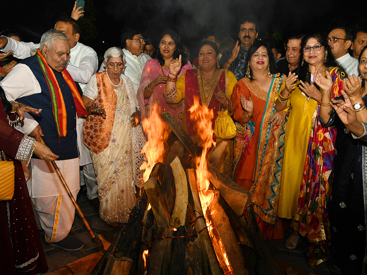 Khairatabad: Lohri Mela celebrated grandly in Jalvihar Photos12