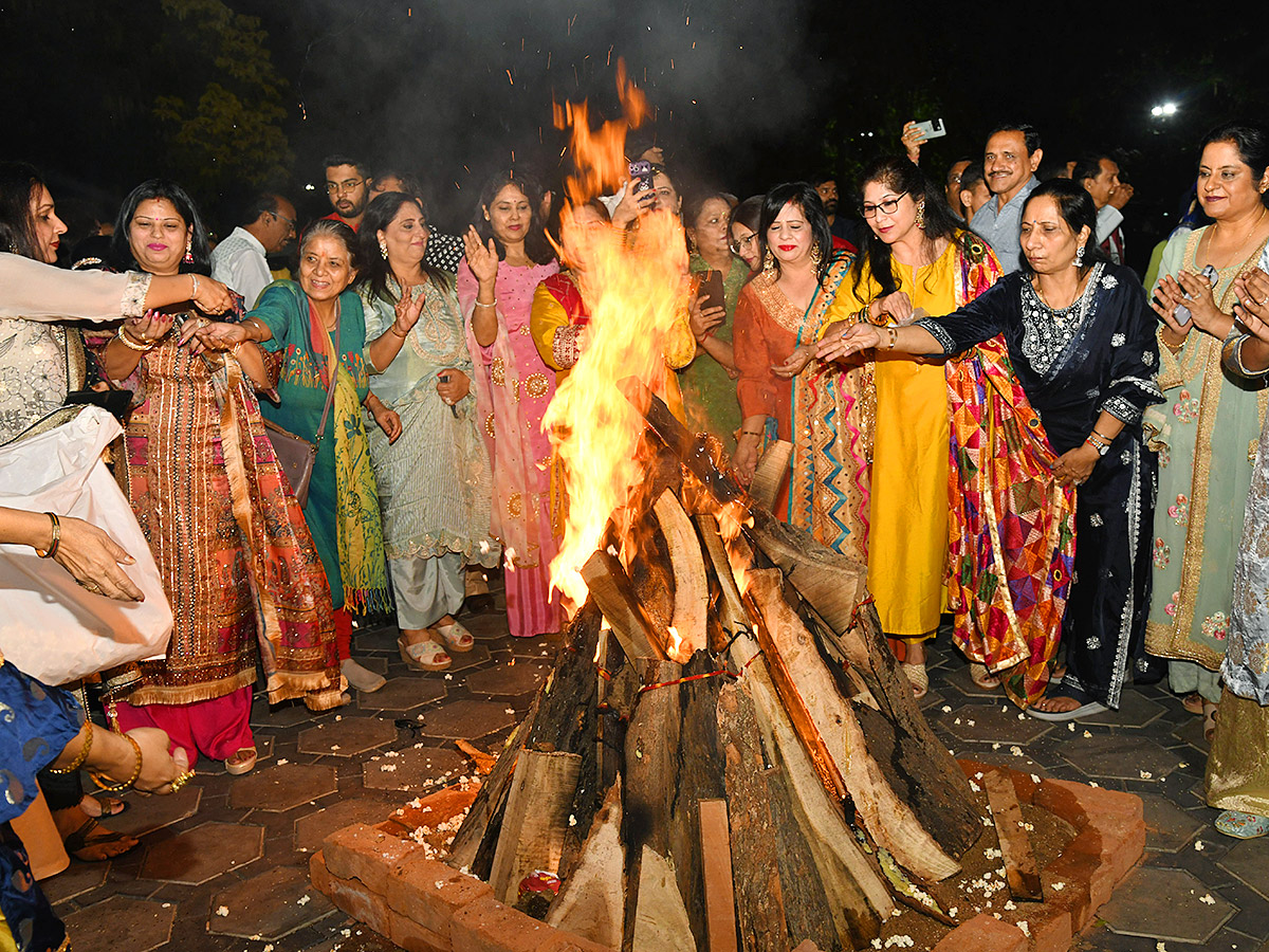 Khairatabad: Lohri Mela celebrated grandly in Jalvihar Photos2