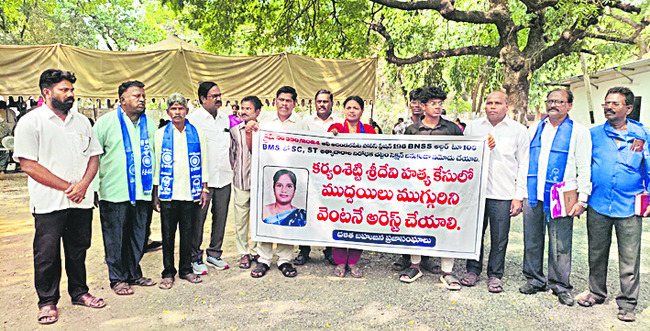 వృద్ధుల ఫిర్యాదులపై తక్షణం స్పందించాలి1