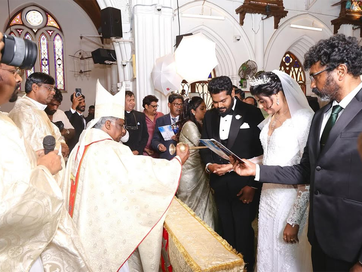 Ajay Gnanamuthu marries his longtime girlfriend photos goes viral14