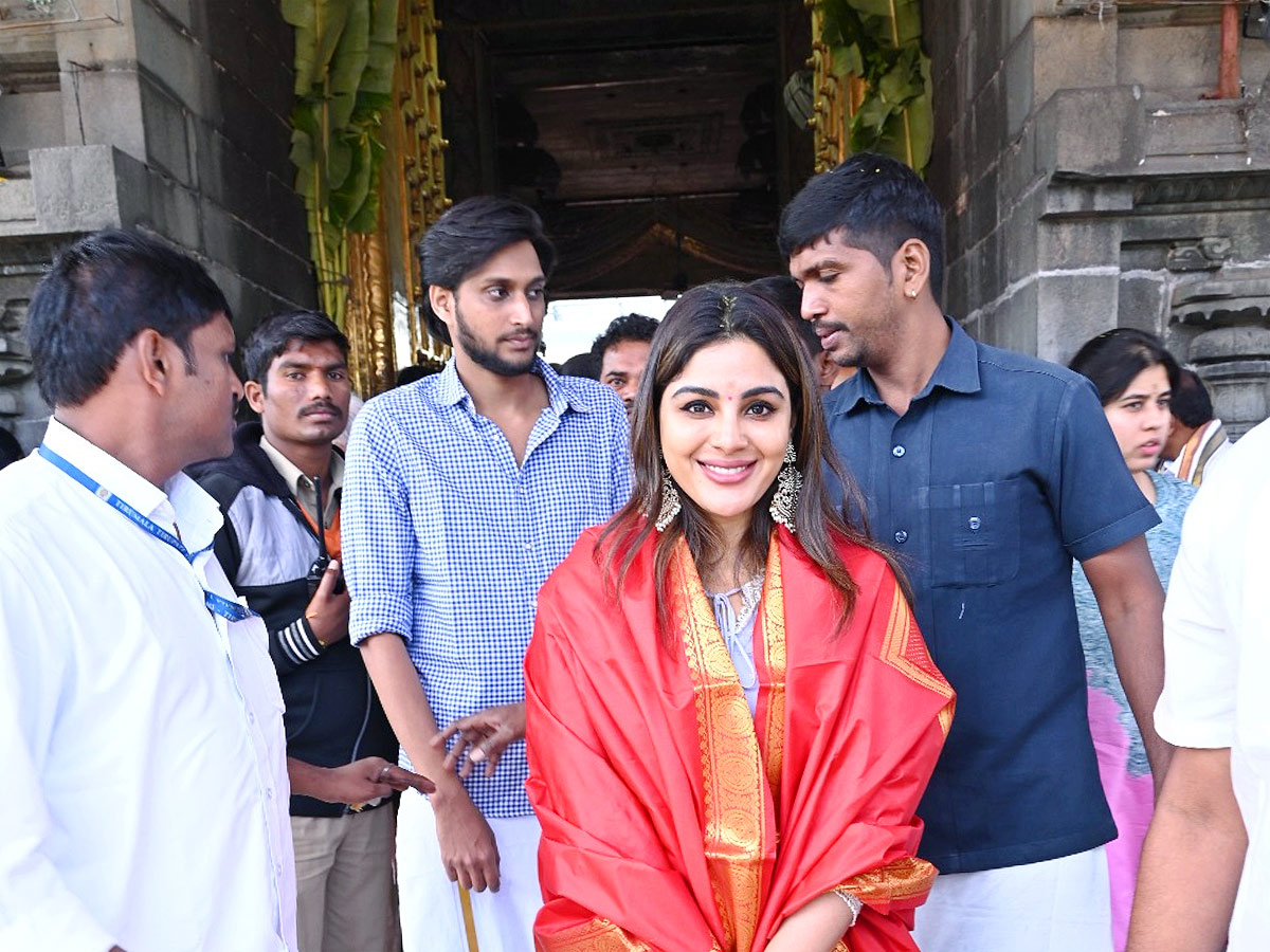 Cinema celebrities visited the Sri Venkateswara Swamy temple in Tirumala Photos5