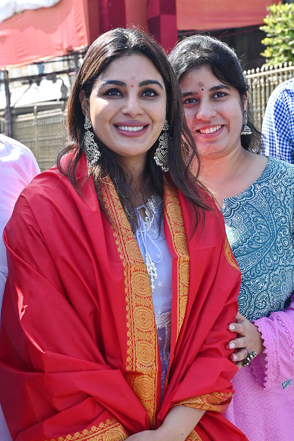 Cinema celebrities visited the Sri Venkateswara Swamy temple in Tirumala Photos11