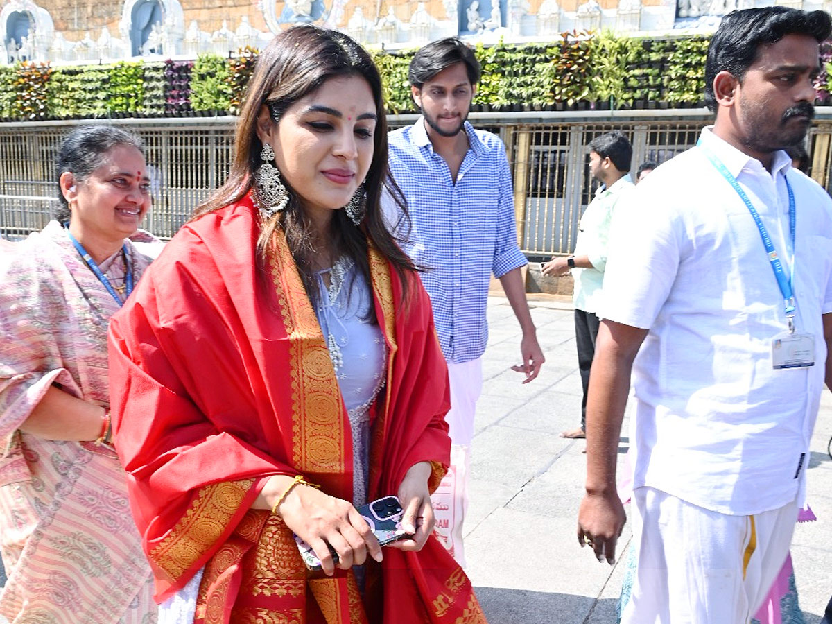 Cinema celebrities visited the Sri Venkateswara Swamy temple in Tirumala Photos12