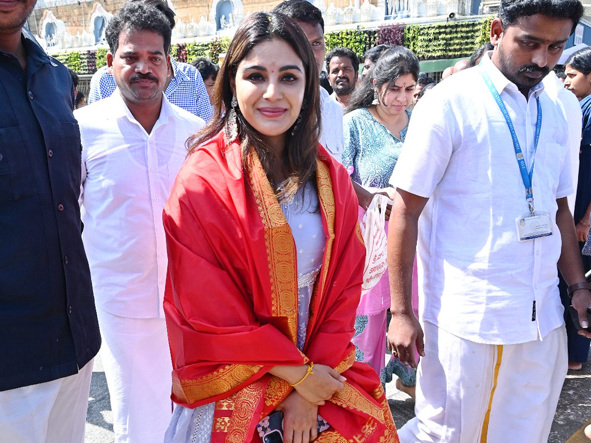 Cinema celebrities visited the Sri Venkateswara Swamy temple in Tirumala Photos13