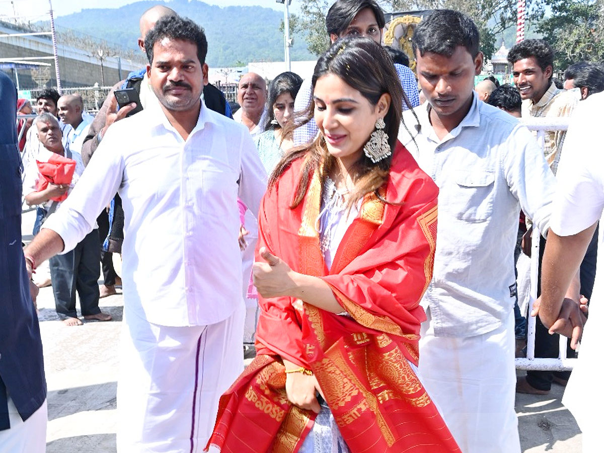 Cinema celebrities visited the Sri Venkateswara Swamy temple in Tirumala Photos17