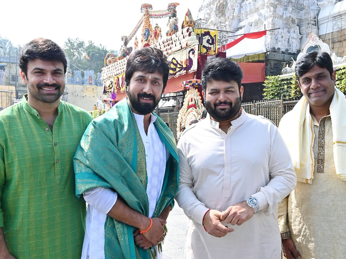 Cinema celebrities visited the Sri Venkateswara Swamy temple in Tirumala Photos25