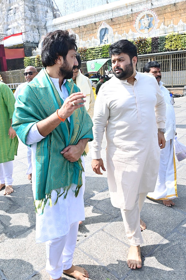 Cinema celebrities visited the Sri Venkateswara Swamy temple in Tirumala Photos26