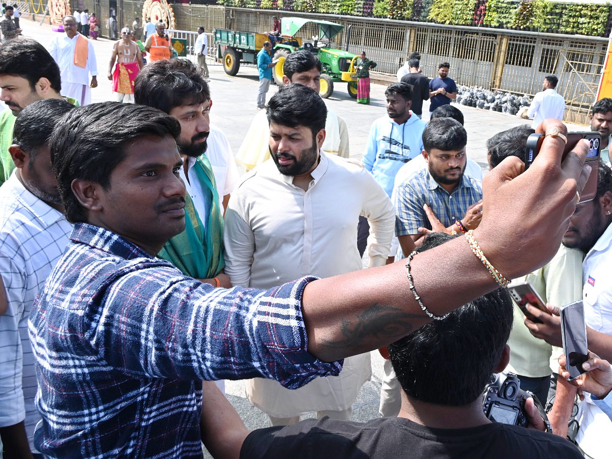 Cinema celebrities visited the Sri Venkateswara Swamy temple in Tirumala Photos28