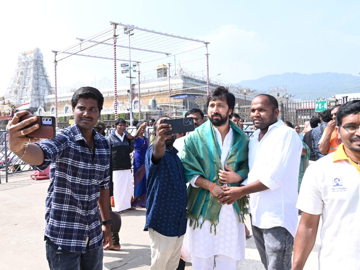 Cinema celebrities visited the Sri Venkateswara Swamy temple in Tirumala Photos32