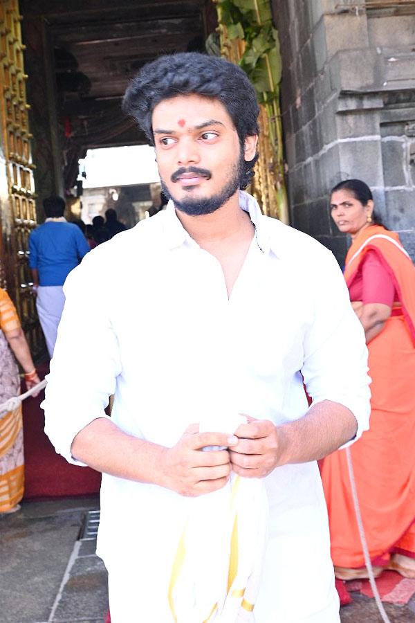 Cinema celebrities visited the Sri Venkateswara Swamy temple in Tirumala Photos24