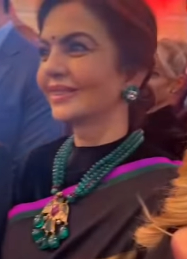 Nita Ambani looks stunning in a saree at Trump swearing in ceremony10