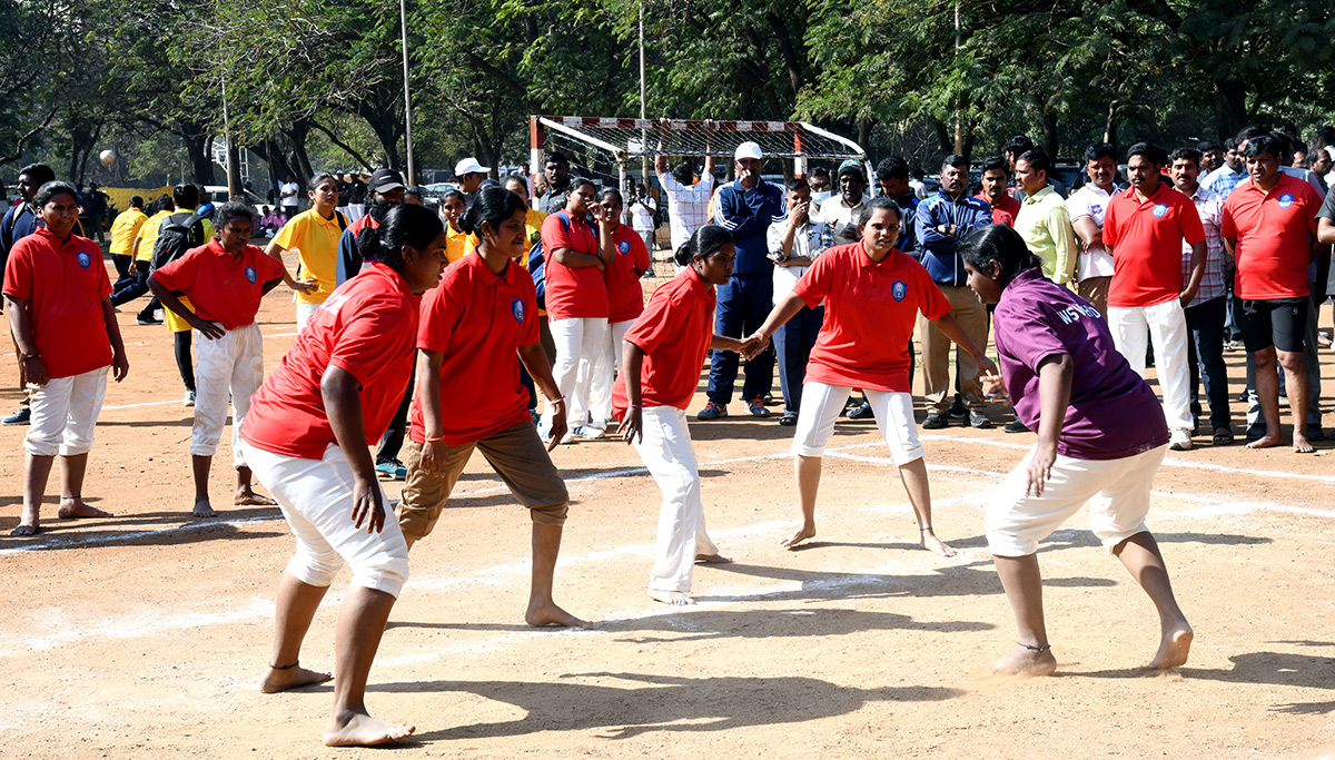 Saina Nehwal, CP CV Anand at Police Sports Meet Photos6