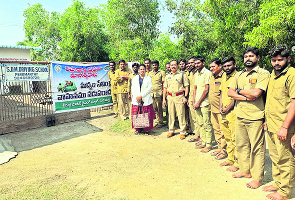 డ్రైవింగ్‌లో బాధ్యతగా ఉండాలి 1