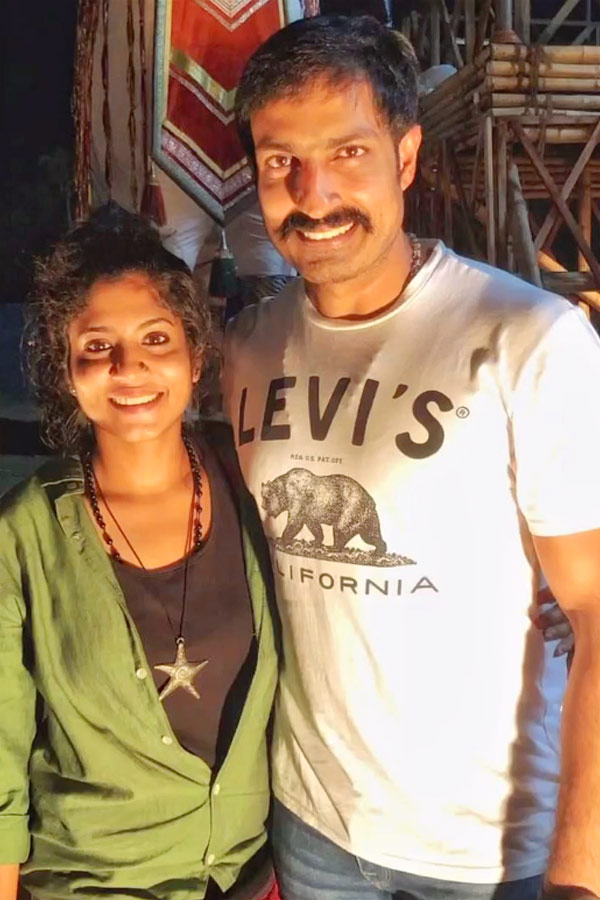 Actor Harish Uthaman Shares Second wedding Anniversary Photos On SOcial Media 2