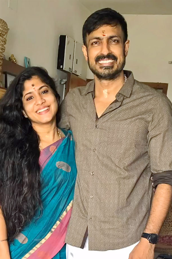 Actor Harish Uthaman Shares Second wedding Anniversary Photos On SOcial Media 16