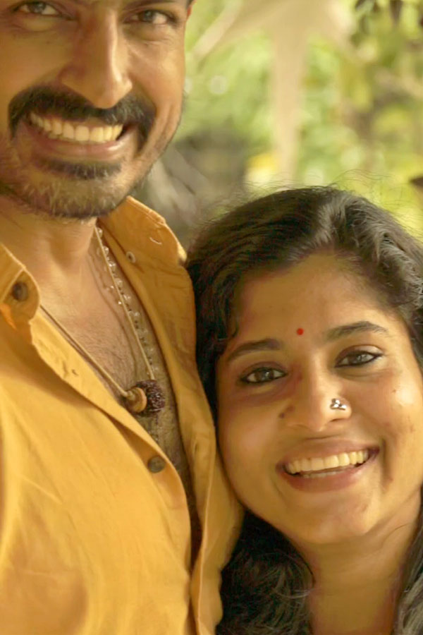 Actor Harish Uthaman Shares Second wedding Anniversary Photos On SOcial Media 19