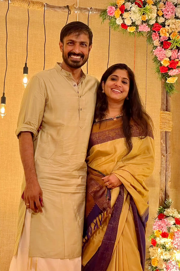 Actor Harish Uthaman Shares Second wedding Anniversary Photos On SOcial Media 22