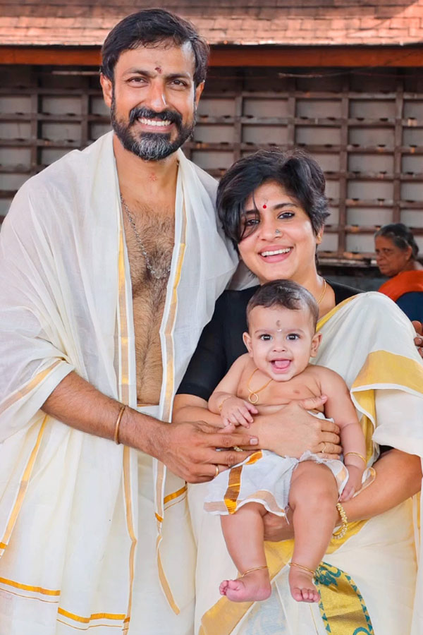 Actor Harish Uthaman Shares Second wedding Anniversary Photos On SOcial Media 35