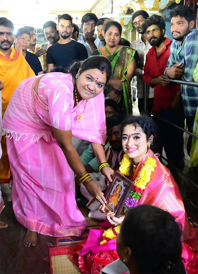 Actress Apsara rani Kaikaluru Sankranti Event9