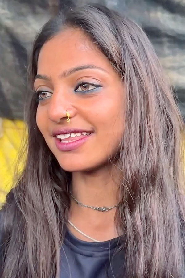 How Monalisa Bhonsle became Maha Kumbh's unexpected star: Photos3