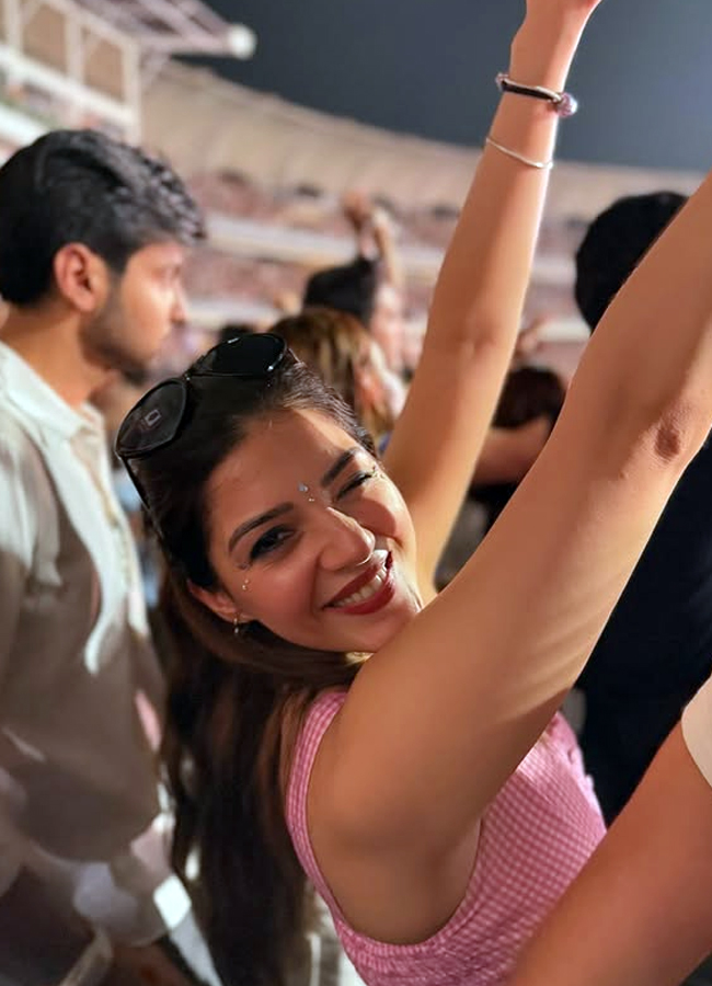  Mehreen enjoying at a musical event in Mumbai11