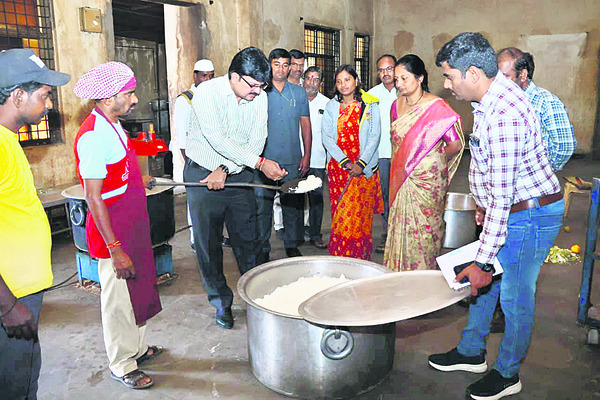 అపోహలు వద్దు.. అర్హులందరికీ పథకాలు1