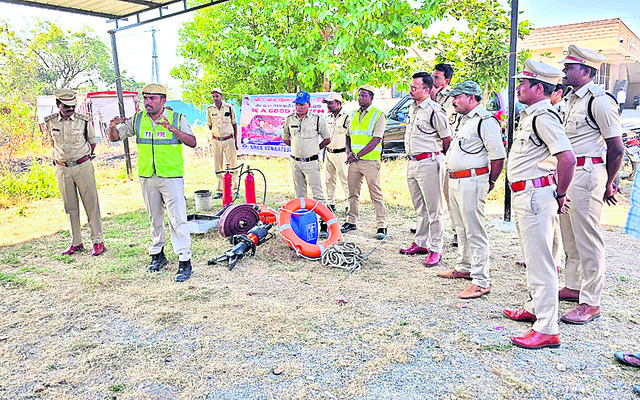 భద్రత నియమాలు పాటించాలి1