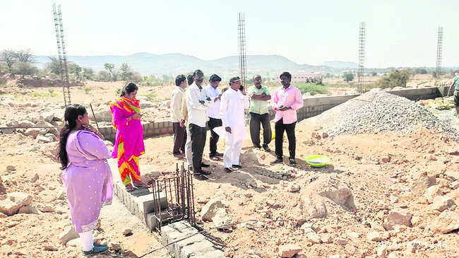 పనుల్లో నాణ్యత  పాటించాలి 
1