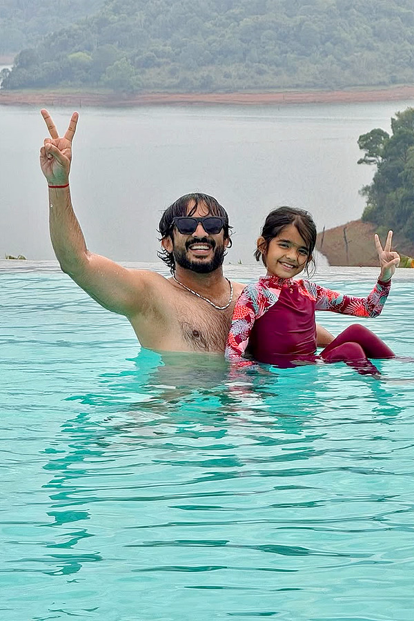 Anchor Ravi Enjoying a Family Vacation In Kerala Photos Viral6